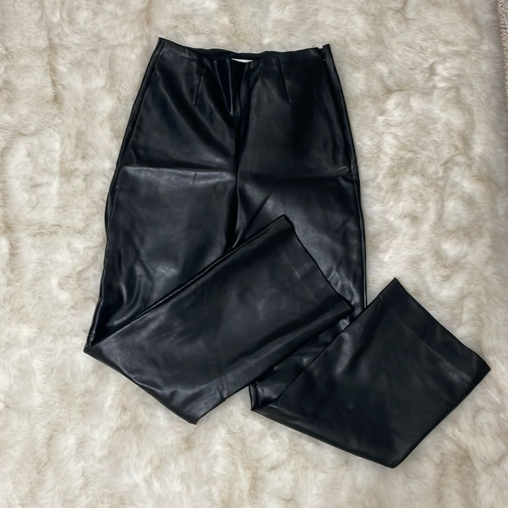 Aritzia Wilfred Porto Leather Pants Size 4 black Fancy Edgy Vegan Small S